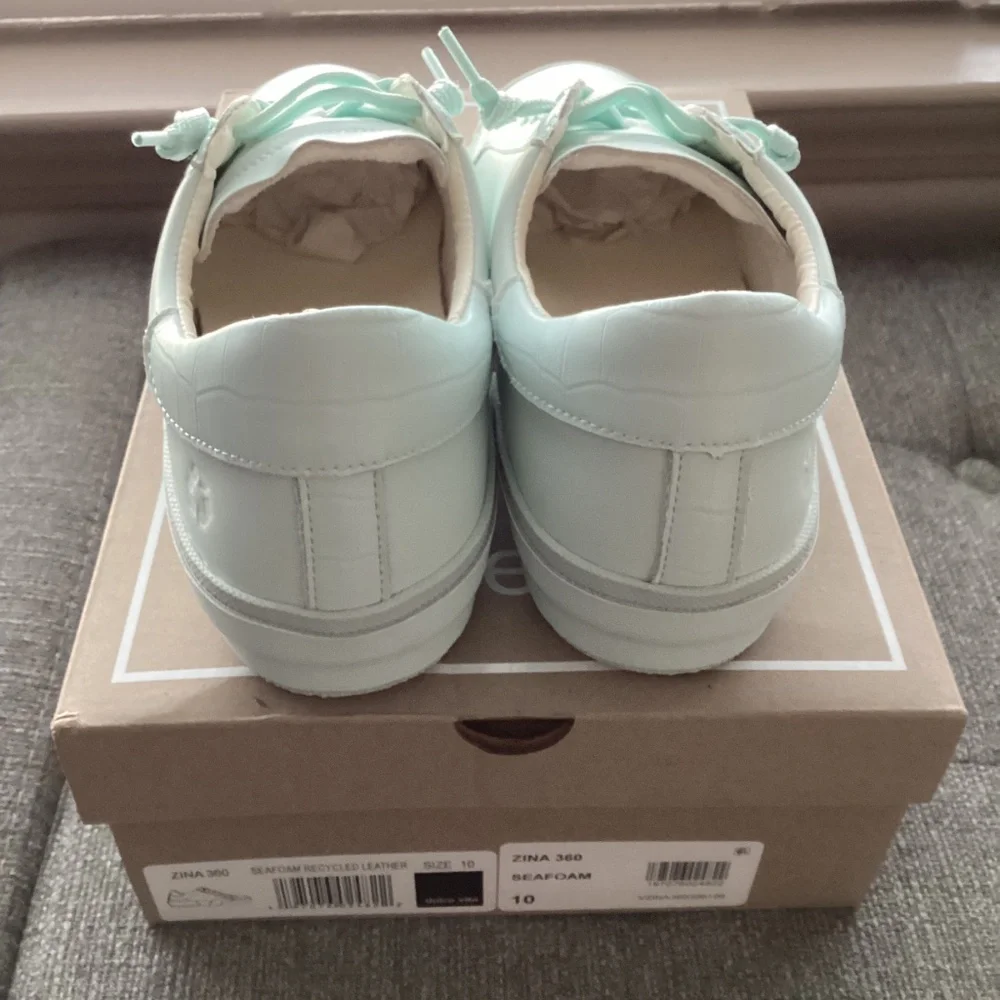 Dolce Vita Women's Zina 360 Lace-Up Sneakers, size 10 - Picture 11 of 13